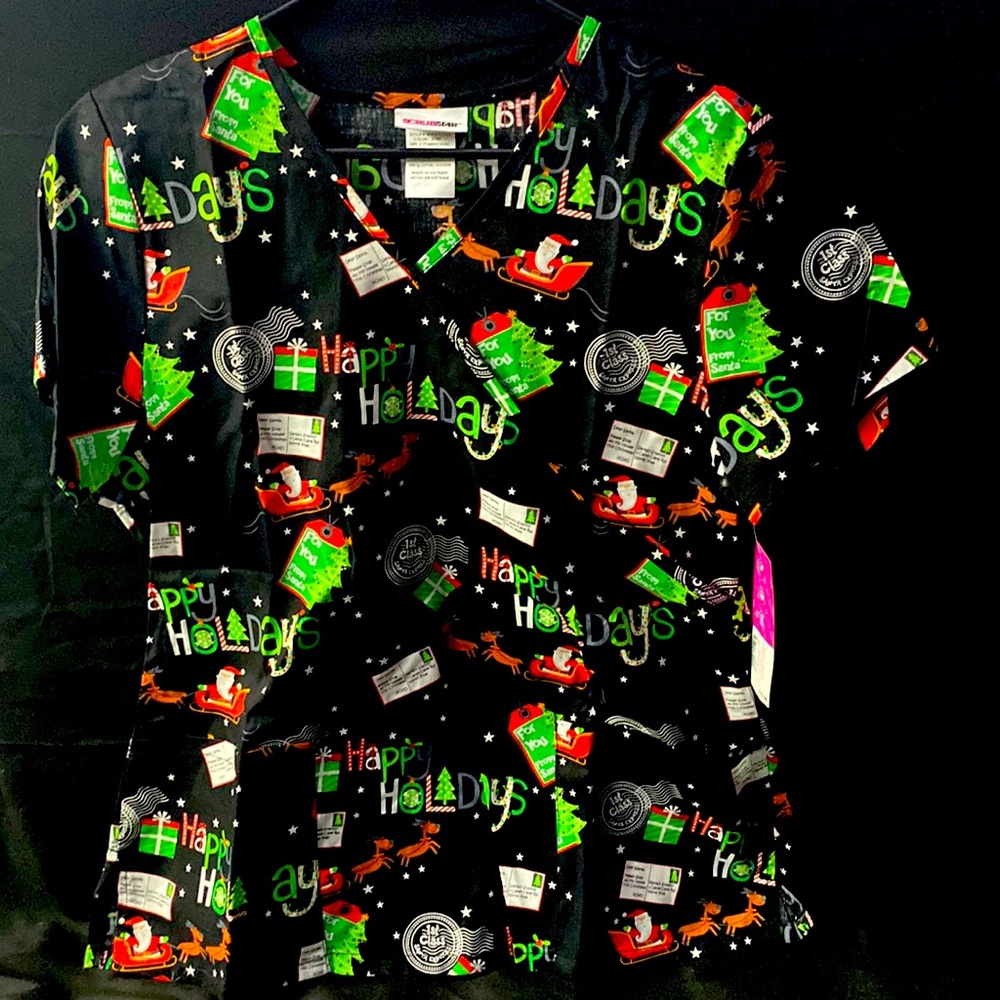 Christmas/ Holiday Scrub Shirt SIZE: MEDIUM